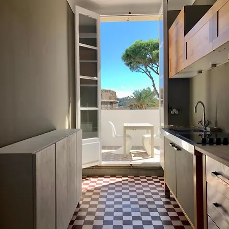 Lejlighed With Mediterranean Charm With View Terrace *