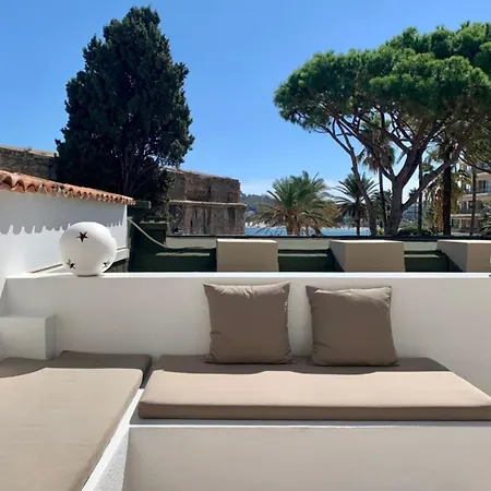 With Mediterranean Charm With View Terrace Lejlighed *